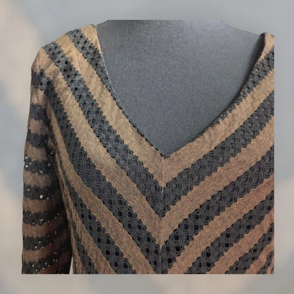 Miracle Body By MiracleSuit Black and Gold Sheath Dress V-Neck 3/4 Sleeve Size L - Picture 2 of 6